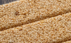 РАЗРАБОТАН ГЕМАТОГЕН ИЗ СЕМЯН КУНЖУТА И МУКИ ЧЕЧЕВИЦЫ С СОХРАНЕНИЕМ ПОЛЕЗНЫХ СВОЙСТВ