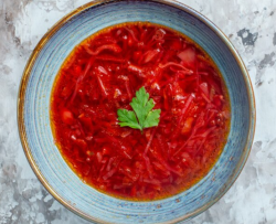 ОТ ПАШТЕТА ИЗ ГОЛУБОГО КРАБА ДО «СОБАЧЬЕГО ПОПКОРНА»: РОСТ РЫНКА НЕСТАНДАРТНЫХ КОРМОВ ДЛЯ ПИТОМЦЕВ