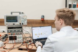 УЧЕНЫЕ НАШЛИ СПОСОБ ДО 24% УВЕЛИЧИТЬ УСТОЙЧИВОСТЬ «ЗЕЛЕНОЙ» ЭНЕРГОСЕТИ
